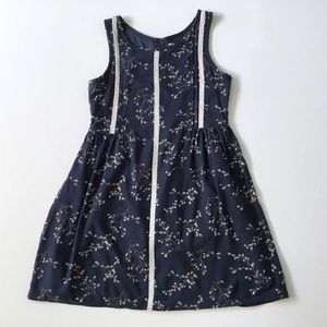 Tucker + Tate Size 10 Navy Floral Dress Fully Lined EUC Cute Lace Details